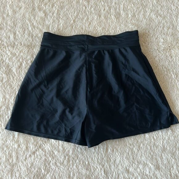 Two piece black bathing suit size medium - Picture 16 of 16